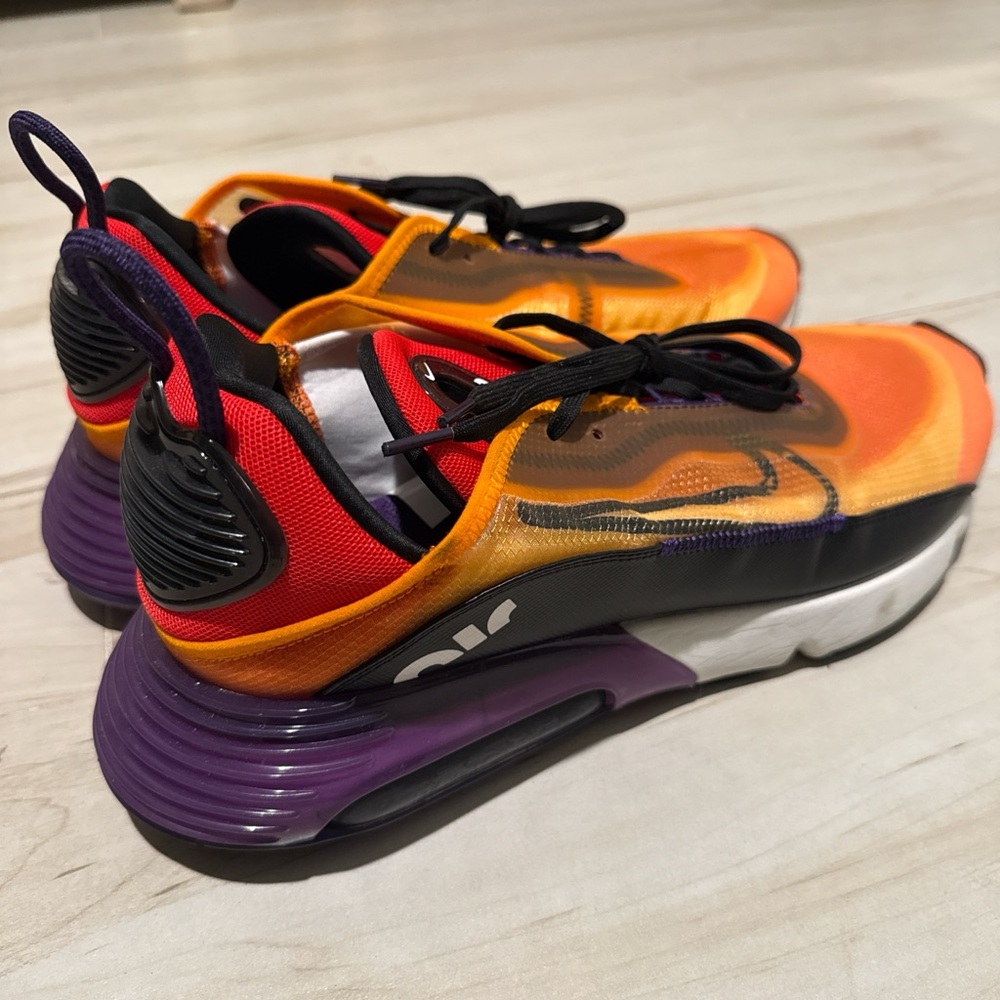 Nike Air Max 2090 “Magma Orange” Sneakers – Men’s Size 12